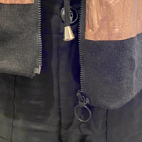 Metallic Foil Cropped Windbreaker - Picture 9 of 9